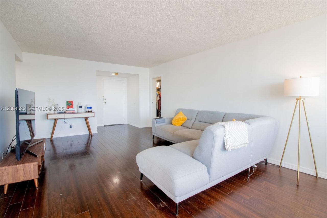 250 174th St , Unit 1201, Sunny Isles Beach, FL 33160 Photo