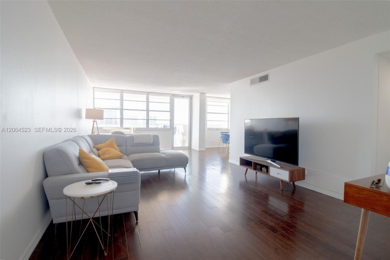 250 174th St , Unit 1201, Sunny Isles Beach, FL 33160 Photo