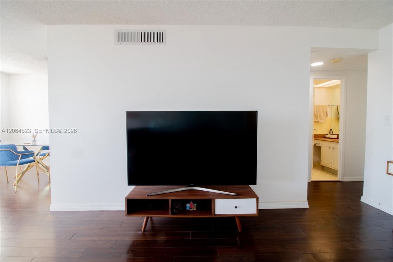250 174th St , Unit 1201, Sunny Isles Beach, FL 33160 Photo