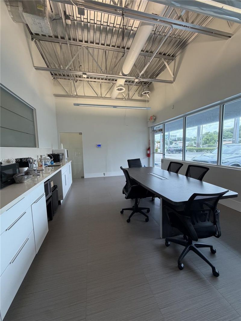 3098 Stirling Rd , Unit 101, Hollywood, FL 33021 Photo