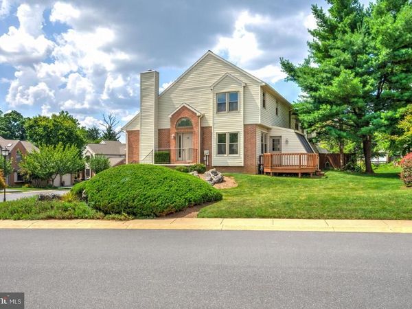 26 RIVER BEND PARK , LANCASTER, PA 17602