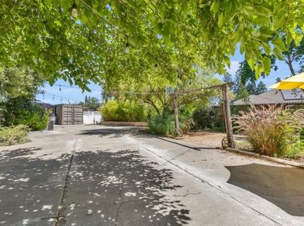 9455 E Stockton Blvd, Elk Grove, CA 95624 Photo