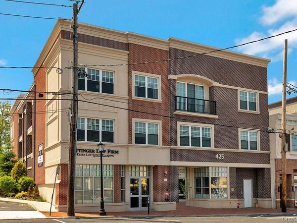 425 New York Avenue , Huntington, NY 11743