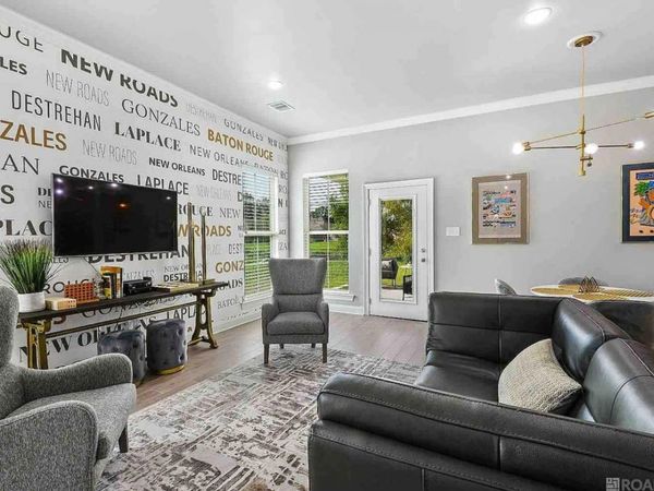 8116 Village Lake Ave, Baton Rouge, LA 70820