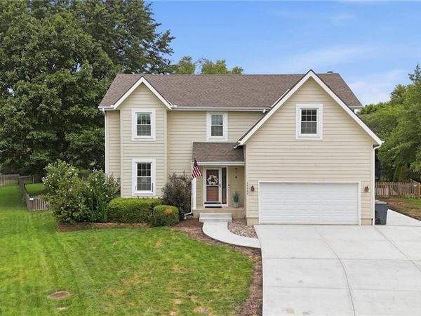 14060 S Blackfoot Court, Olathe, KS 66062