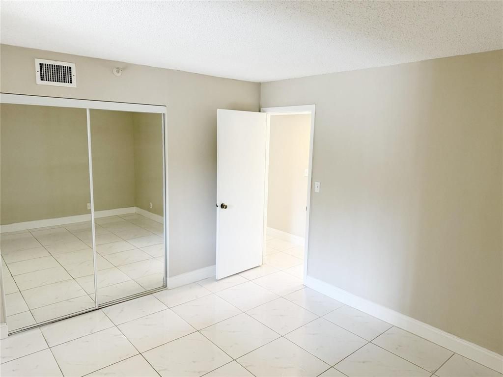 2788 Tennis Club Drive, Unit 101, West Palm Beach, FL 33417 Photo