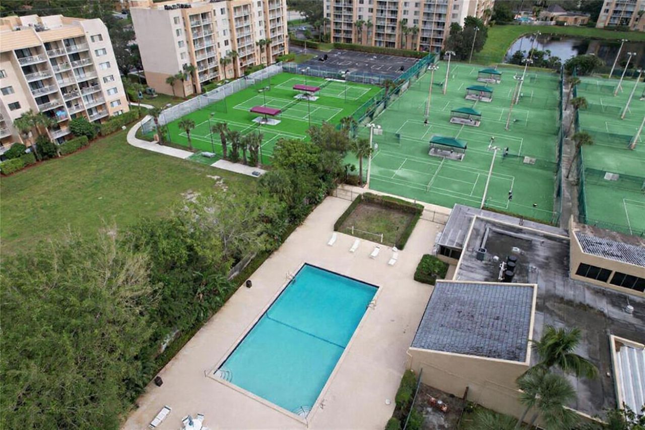 2788 Tennis Club Drive, Unit 101, West Palm Beach, FL 33417 Photo