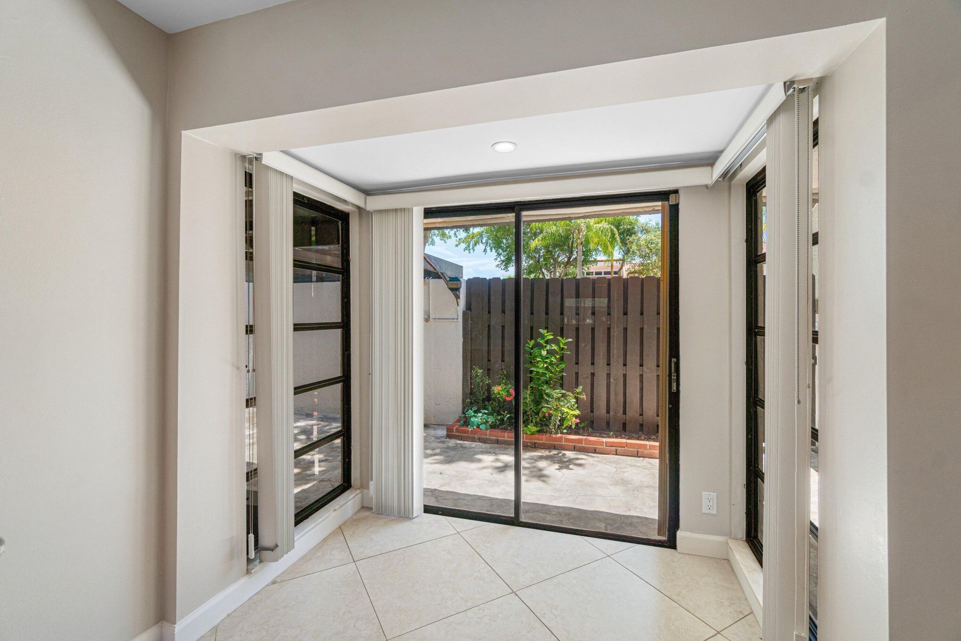 6850 NW 2nd Avenue, Unit 18, Boca Raton, FL 33487 Photo