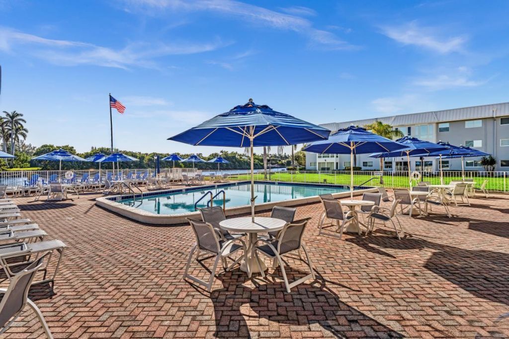 14 Colonial Club Drive, Unit 300, Boynton Beach, FL 33435 Photo