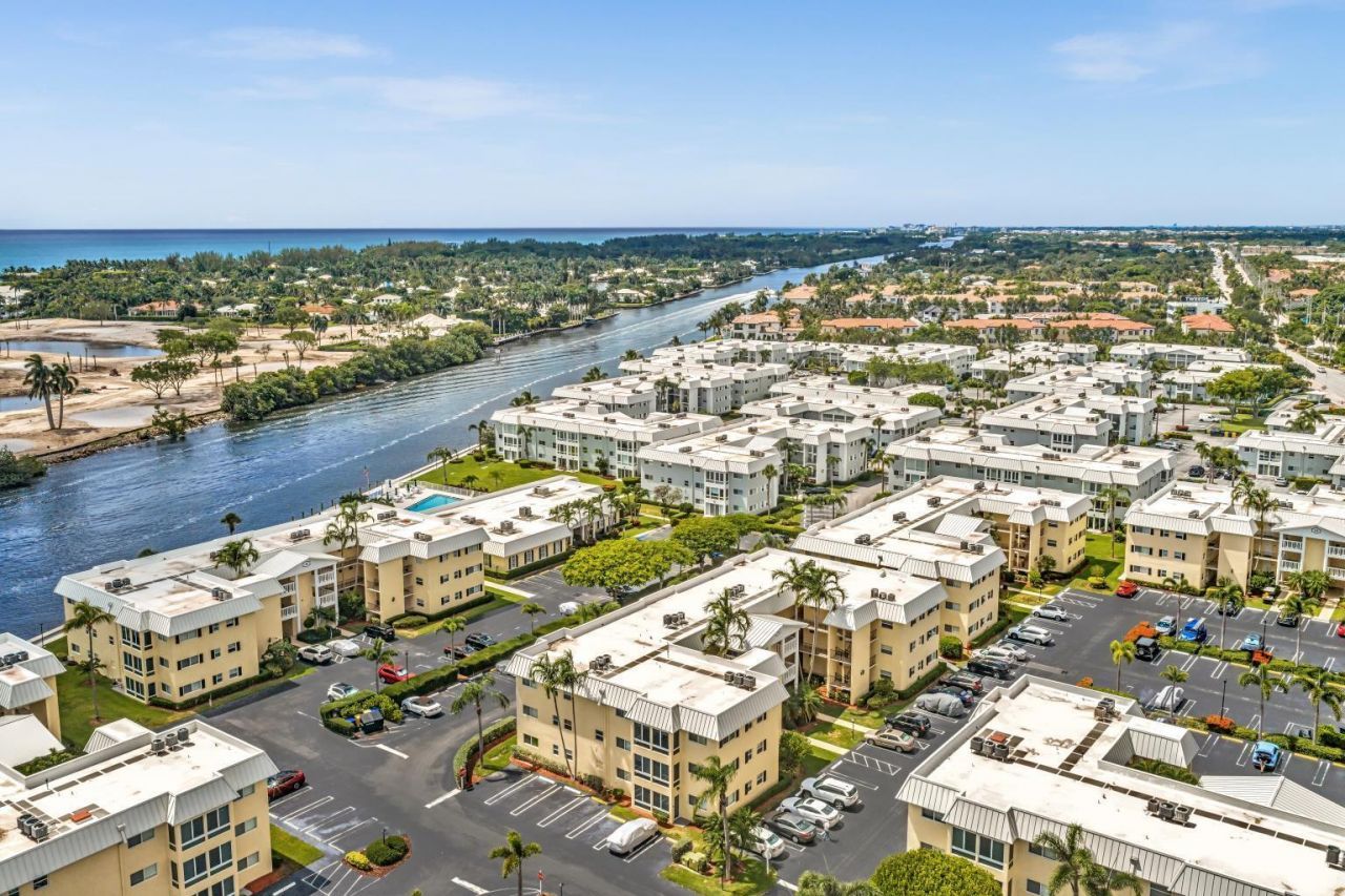 14 Colonial Club Drive, Unit 300, Boynton Beach, FL 33435 Photo