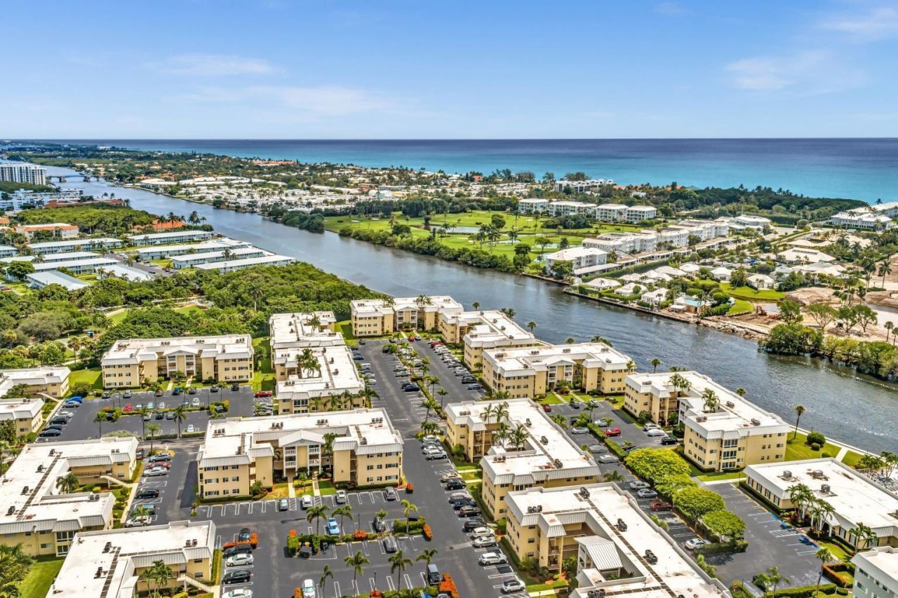 14 Colonial Club Drive, Unit 300, Boynton Beach, FL 33435 Photo