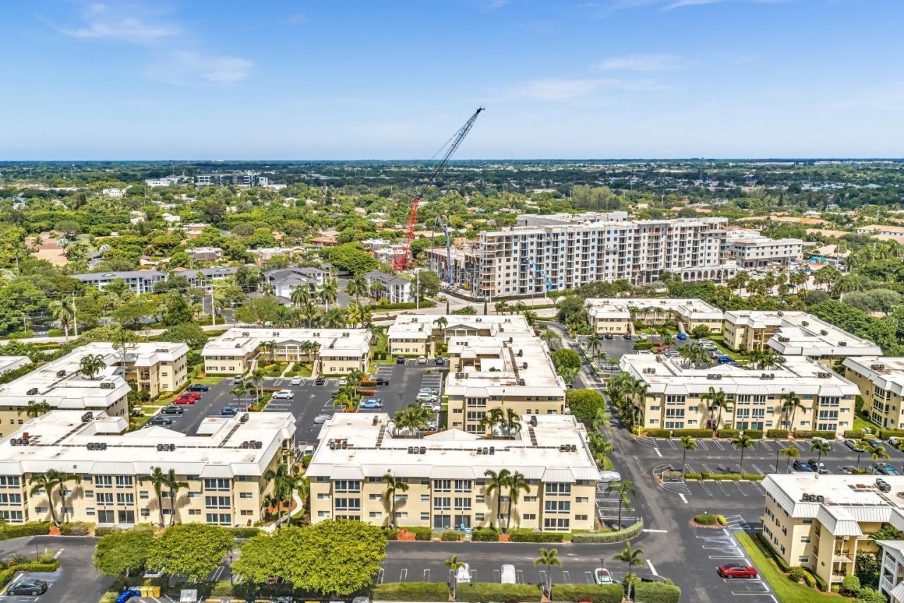 14 Colonial Club Drive, Unit 300, Boynton Beach, FL 33435 Photo