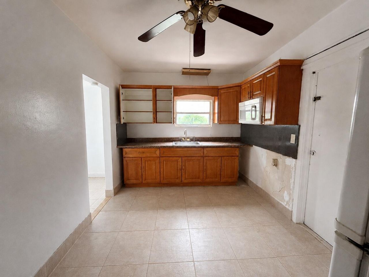445 NE 163rd Street, Miami, FL 33162 Photo