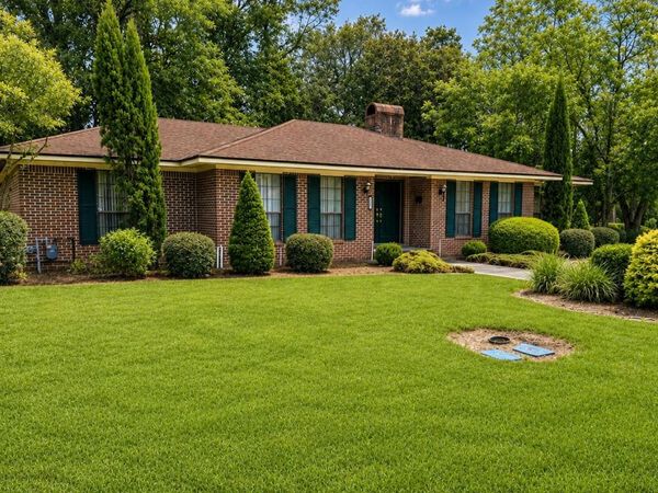 1011 SE DARROW AVE, Live Oak, FL 32064