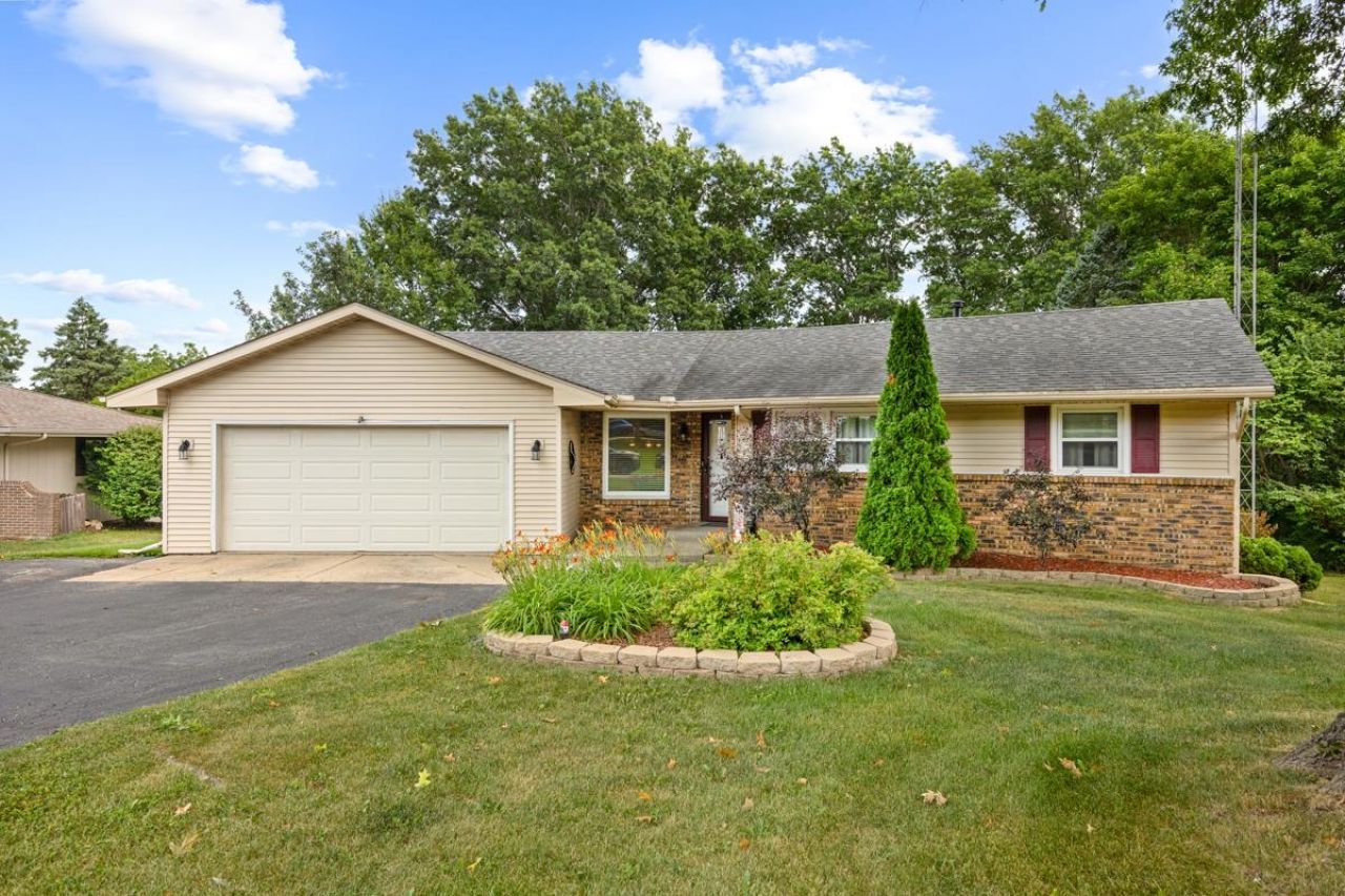 1686 Valencia Drive, Rockford, IL 61108 Main Photo