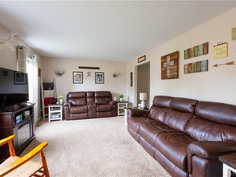 1599 Woodside Drive, Wilmington, OH 45177 Photo 2