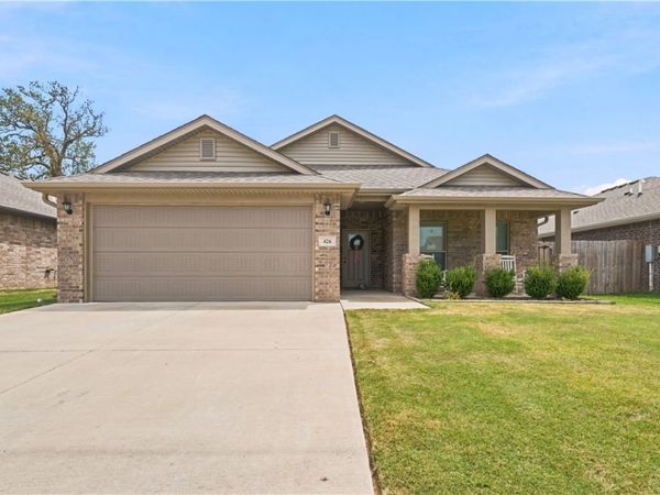 426 NW 59th Avenue , Bentonville, AR 72713