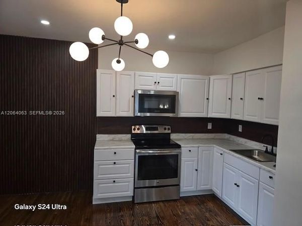North Miami Beach, FL 33162