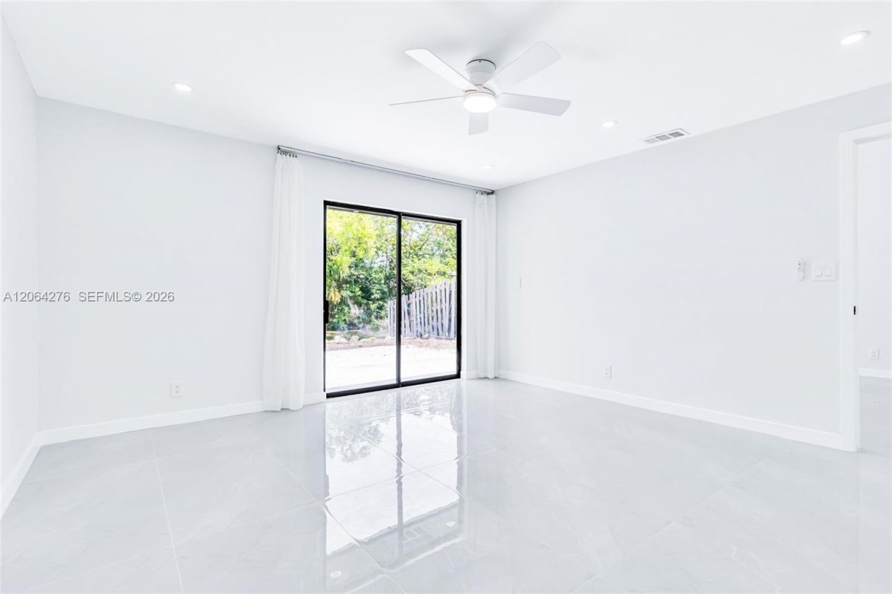8957 NW 44th Ct, Sunrise, FL 33351 Photo