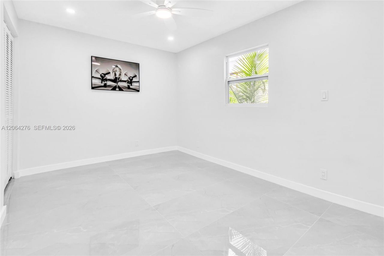 8957 NW 44th Ct, Sunrise, FL 33351 Photo