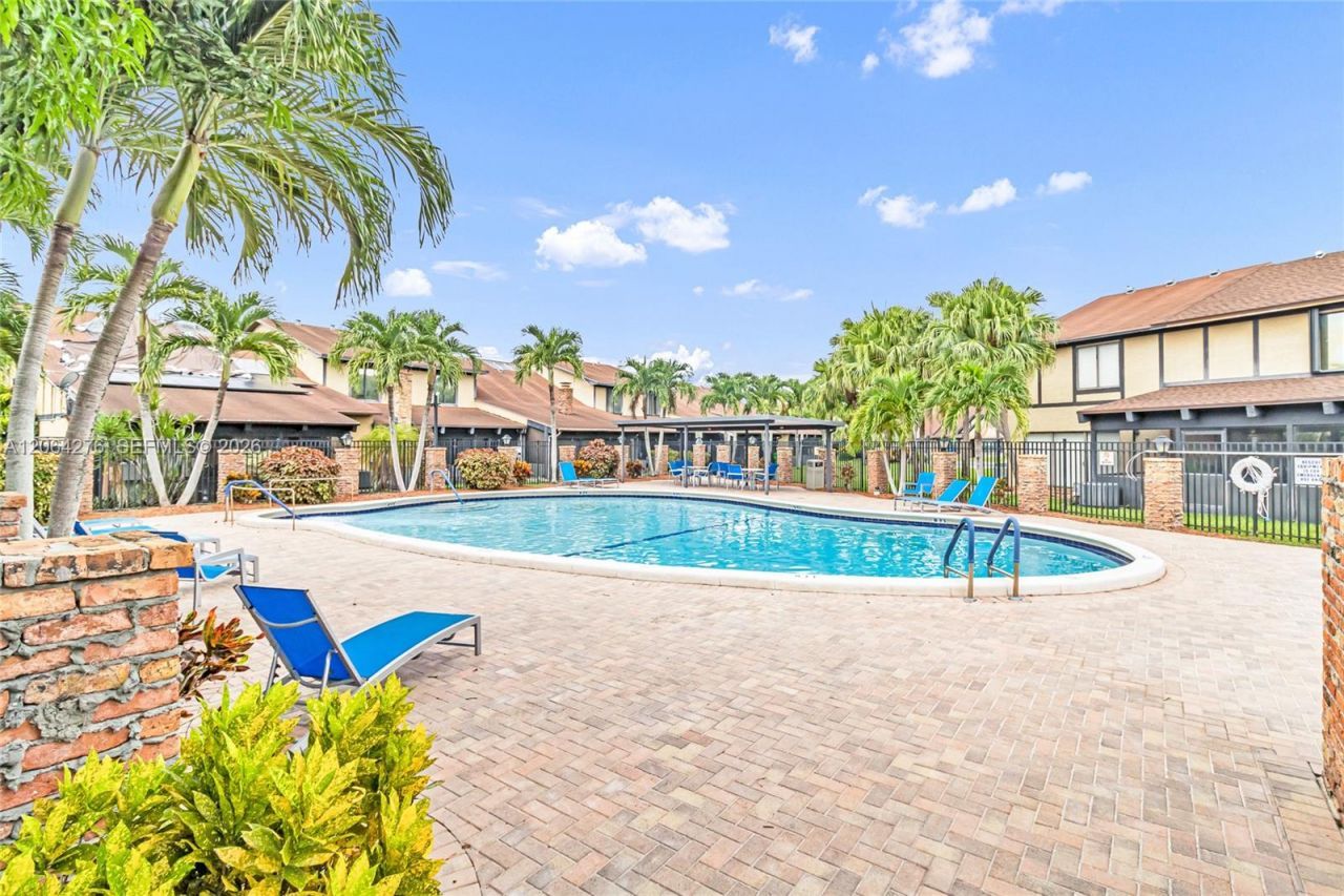 8957 NW 44th Ct, Sunrise, FL 33351 Photo