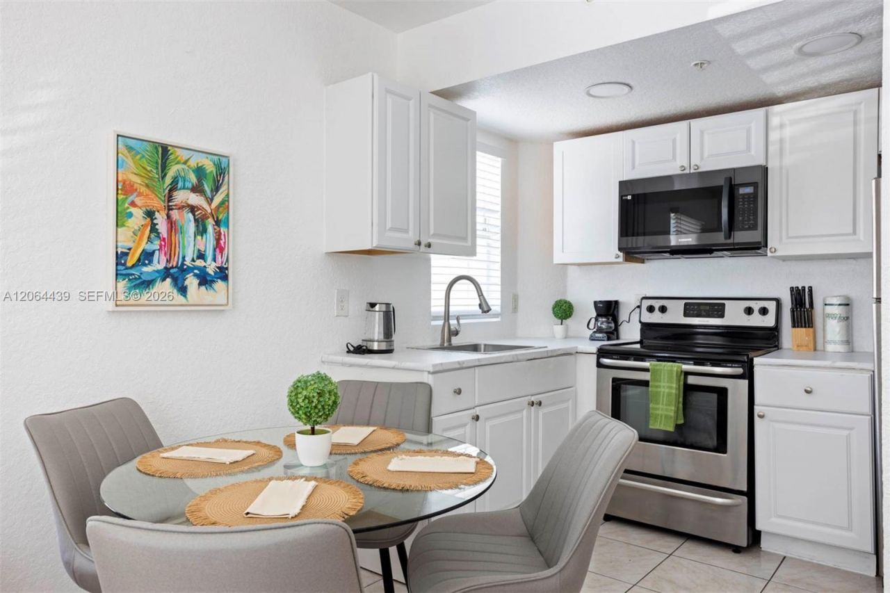 7326 Collins Ave, Unit 108, Miami Beach, FL 33141 Photo
