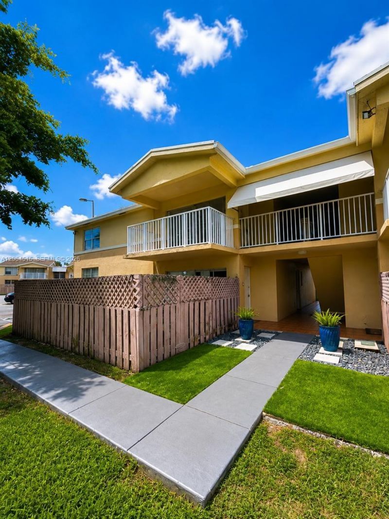 4450 NW 79th Ave , Unit 2B, Doral, FL 33166 Photo