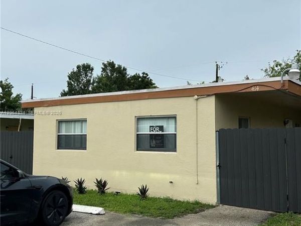 414 NW 15th Way, Unit A, Fort Lauderdale, FL 33311