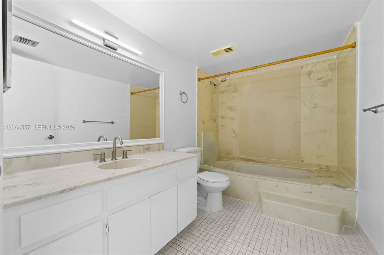 17500 N Bay Rd, Unit S508, Sunny Isles Beach, FL 33160 Photo