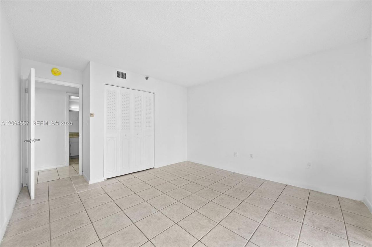 17500 N Bay Rd, Unit S508, Sunny Isles Beach, FL 33160 Photo