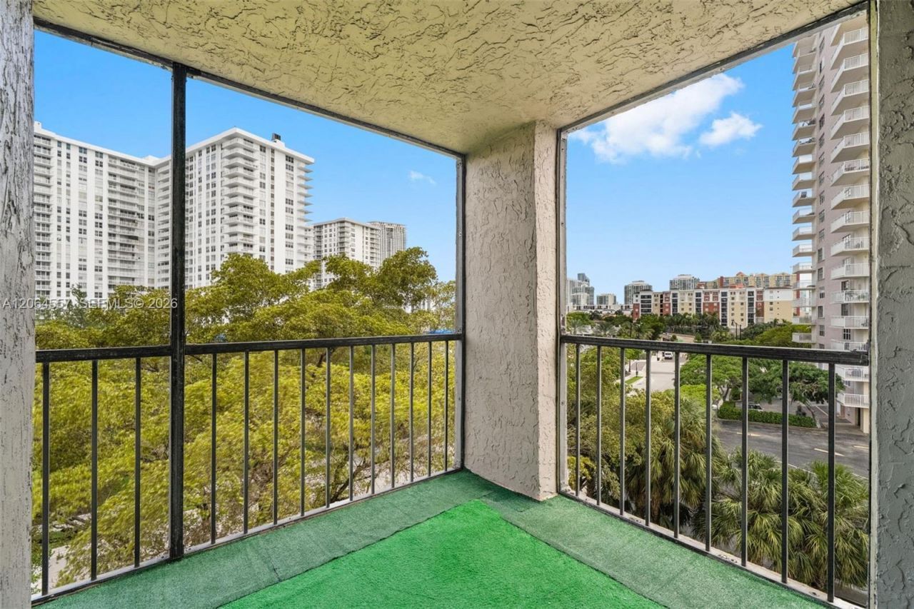 17500 N Bay Rd, Unit S508, Sunny Isles Beach, FL 33160 Photo