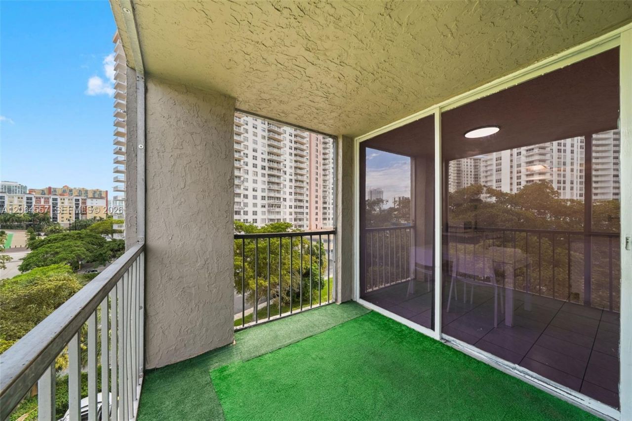 17500 N Bay Rd, Unit S508, Sunny Isles Beach, FL 33160 Photo