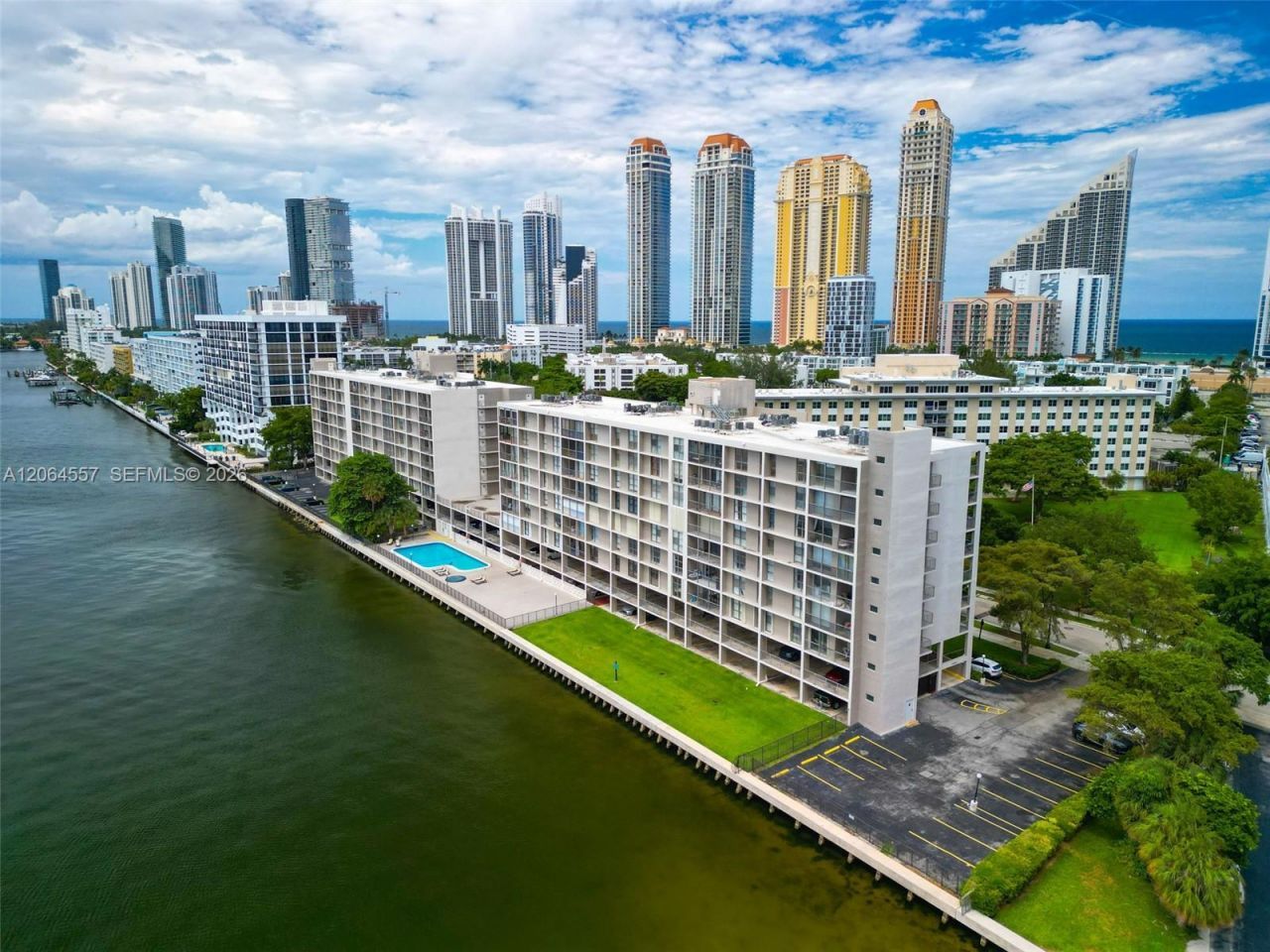 17500 N Bay Rd, Unit S508, Sunny Isles Beach, FL 33160 Photo