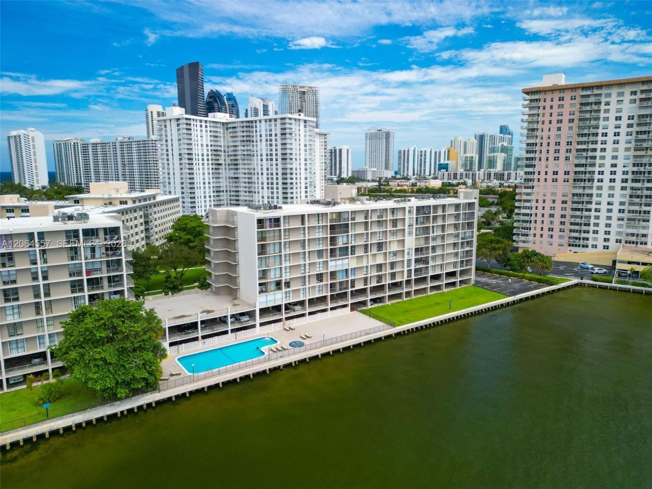 17500 N Bay Rd, Unit S508, Sunny Isles Beach, FL 33160 Photo