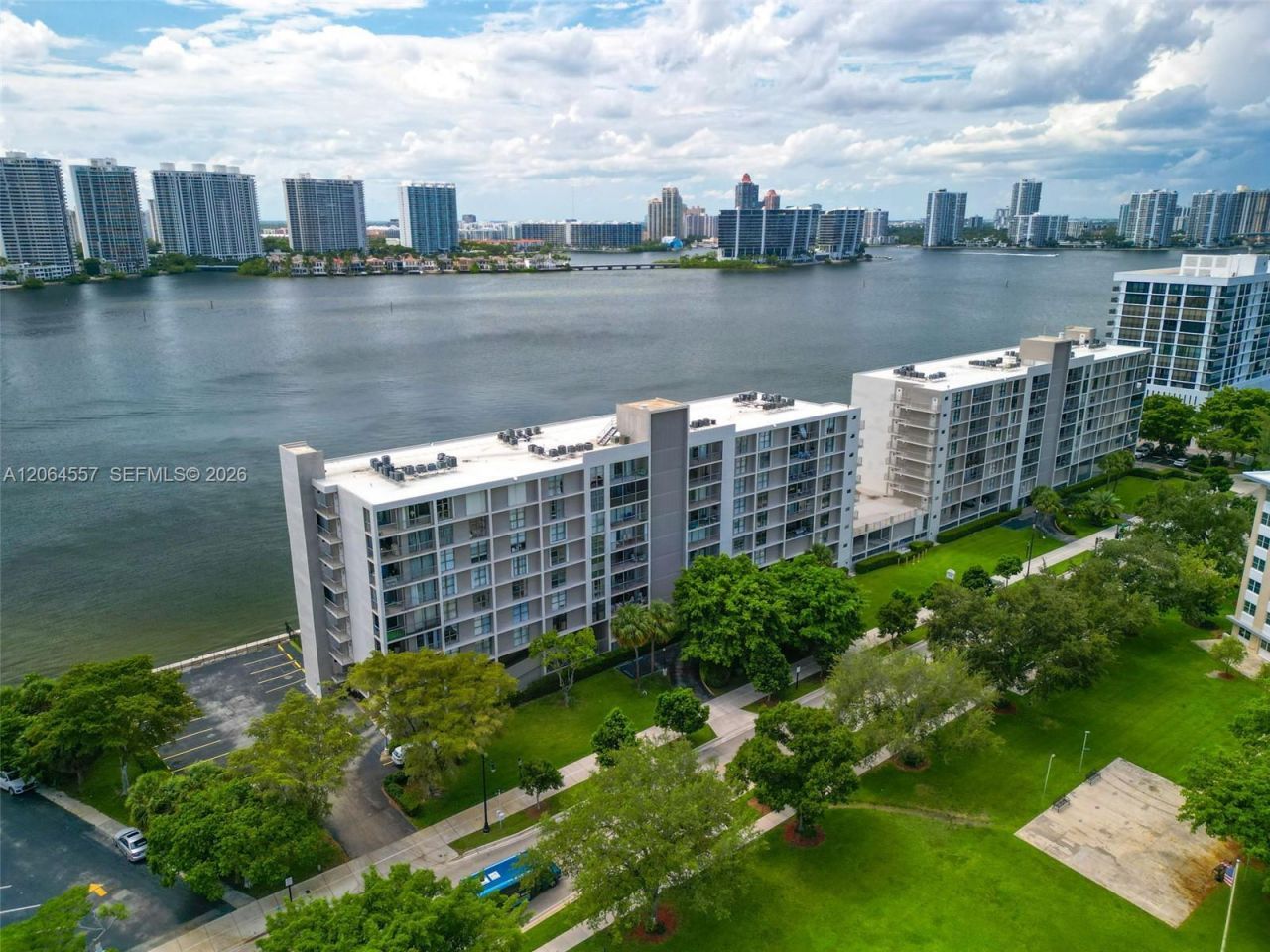 17500 N Bay Rd, Unit S508, Sunny Isles Beach, FL 33160 Photo