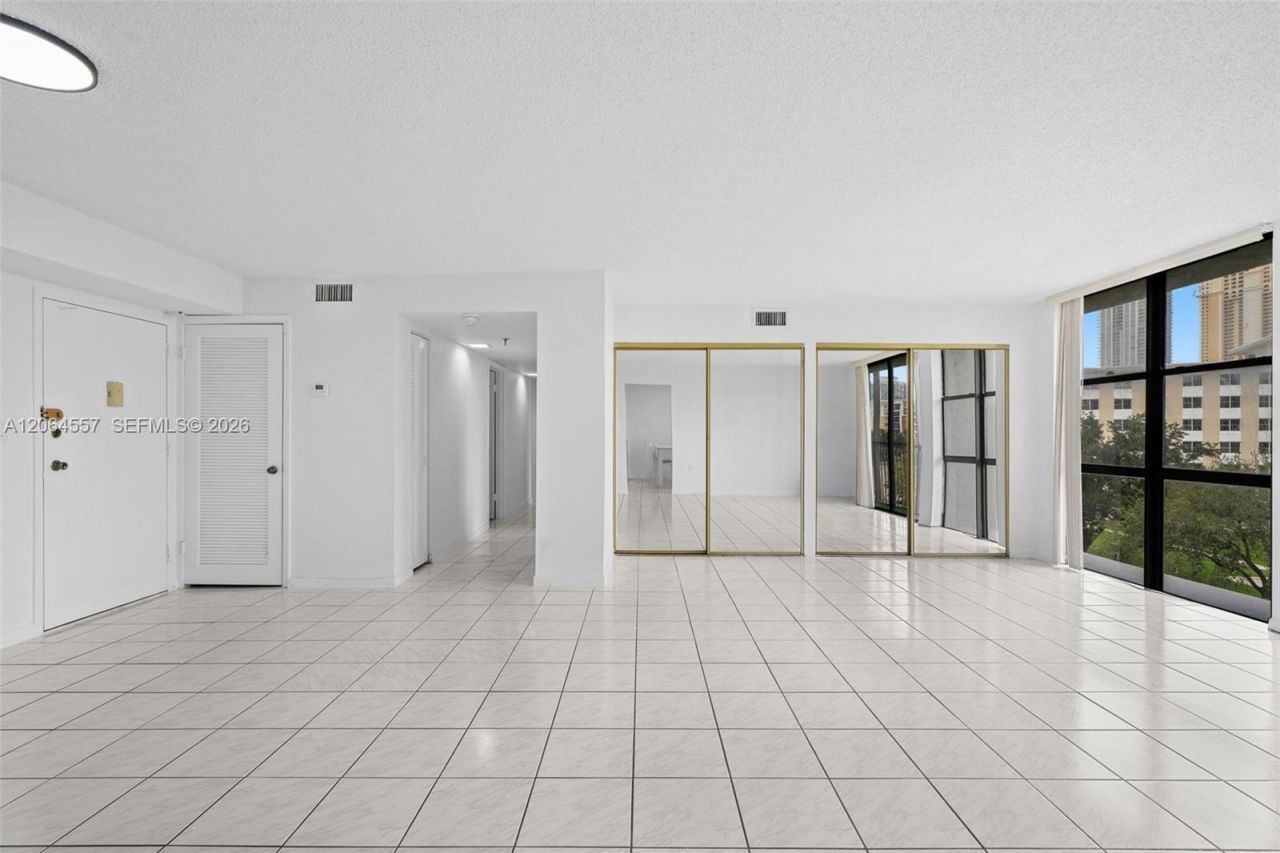 17500 N Bay Rd, Unit S508, Sunny Isles Beach, FL 33160 Photo