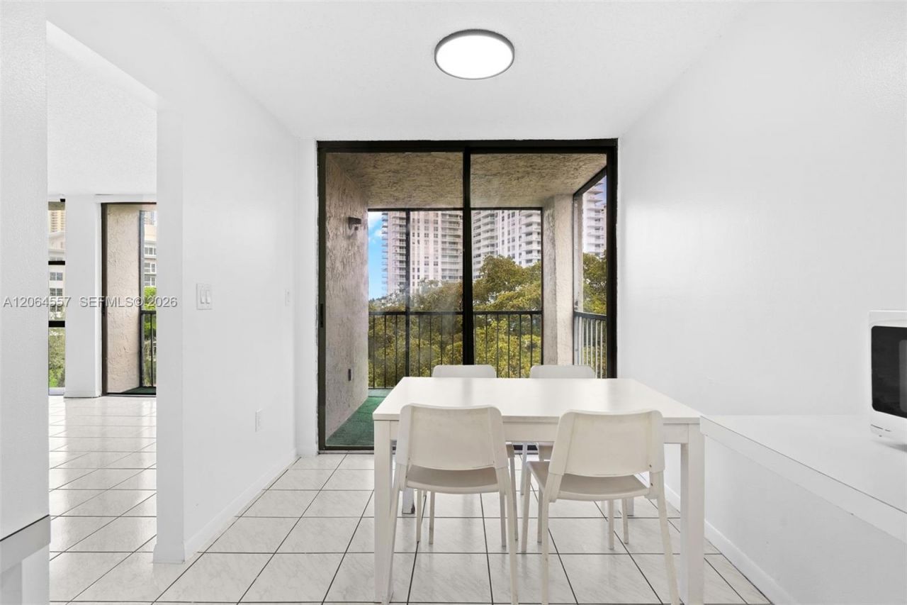 17500 N Bay Rd, Unit S508, Sunny Isles Beach, FL 33160 Photo