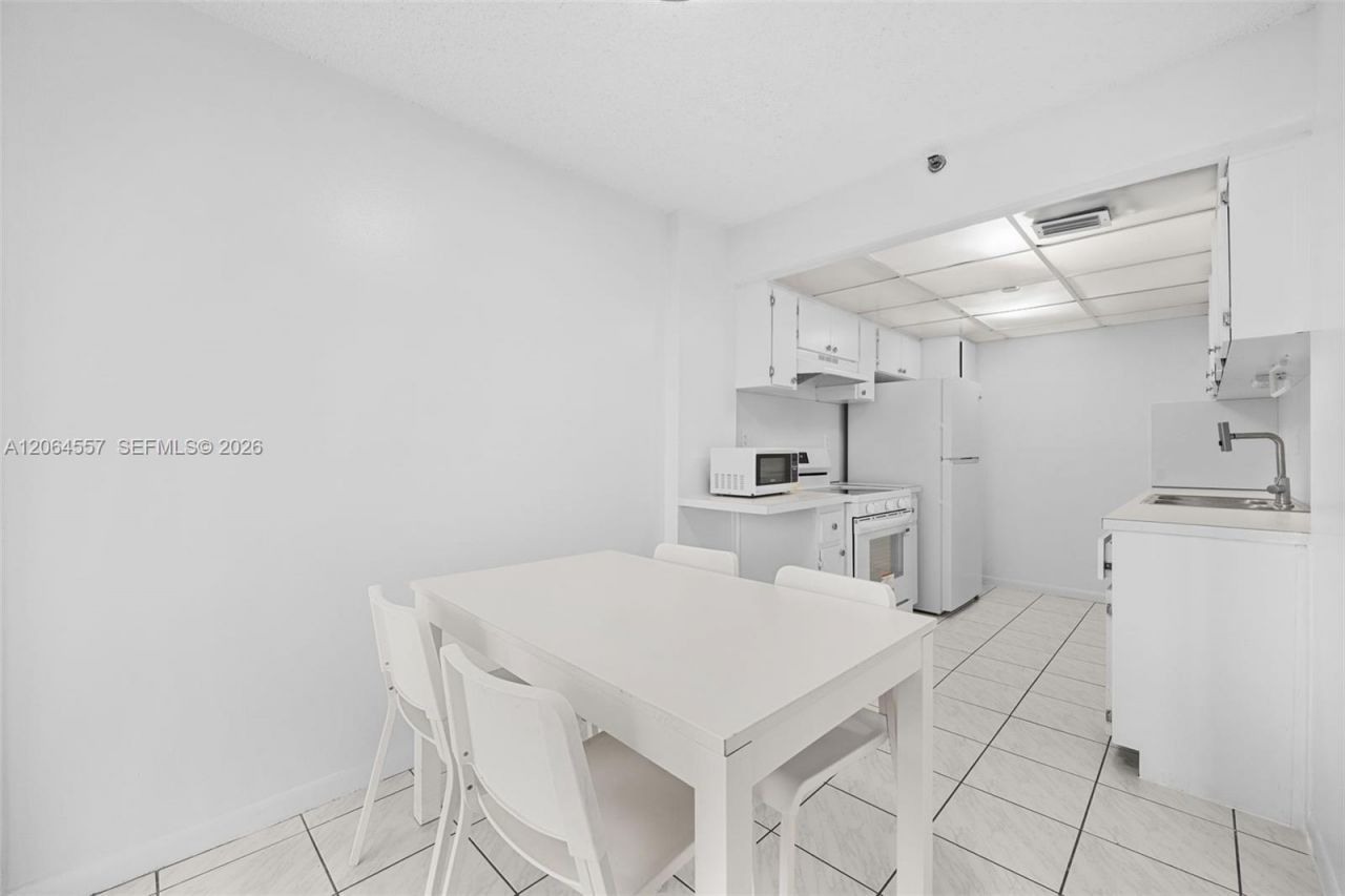 17500 N Bay Rd, Unit S508, Sunny Isles Beach, FL 33160 Photo