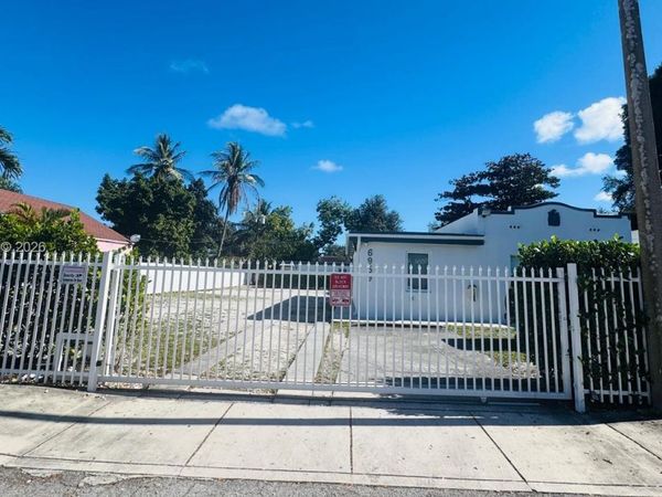 6959 NW 4th Ave , Miami, FL 33150