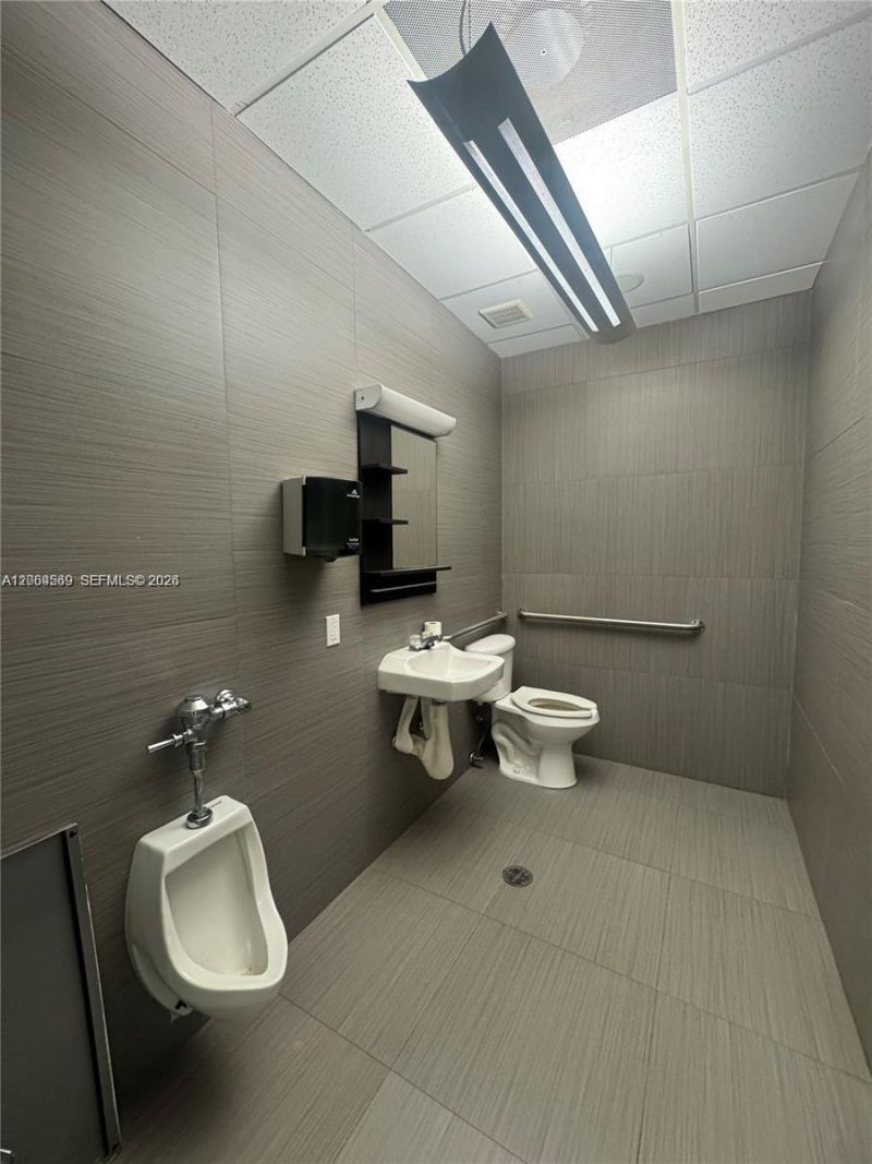 3098 Stirling Rd , Unit back offic, Hollywood, FL 33021 Photo