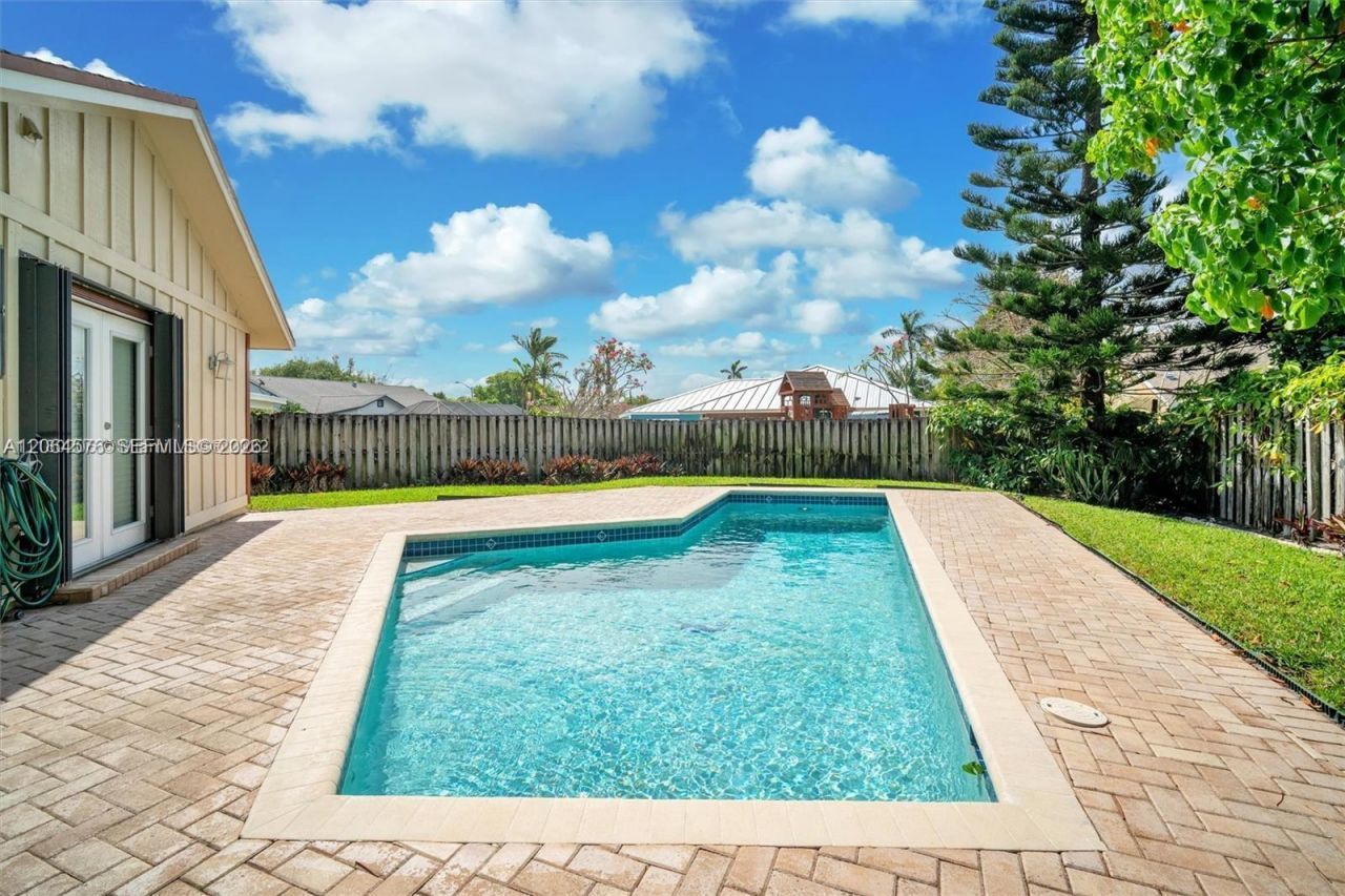 372 NW 35th Pl, Boca Raton, FL 33431 Photo
