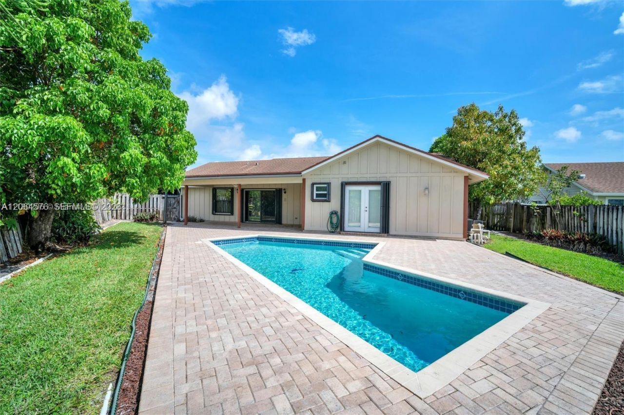 372 NW 35th Pl, Boca Raton, FL 33431 Photo