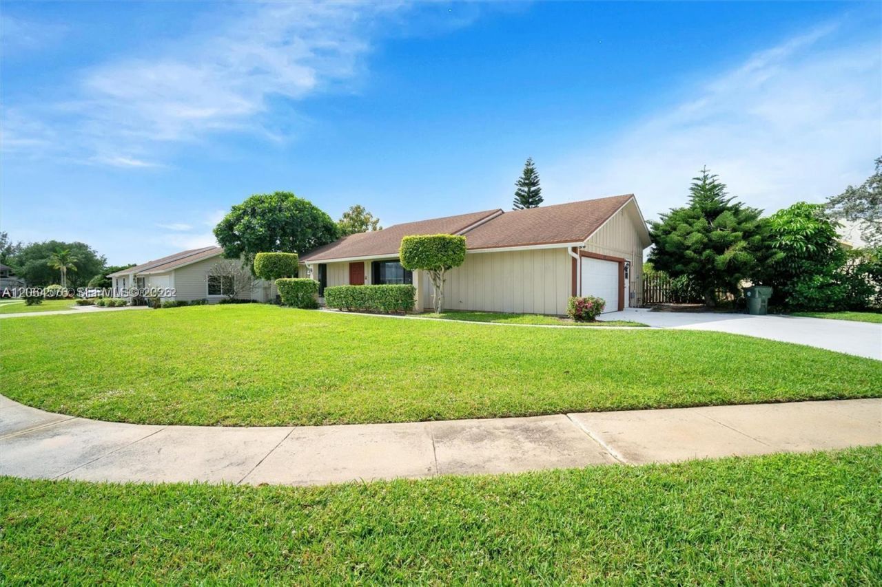 372 NW 35th Pl, Boca Raton, FL 33431 Photo