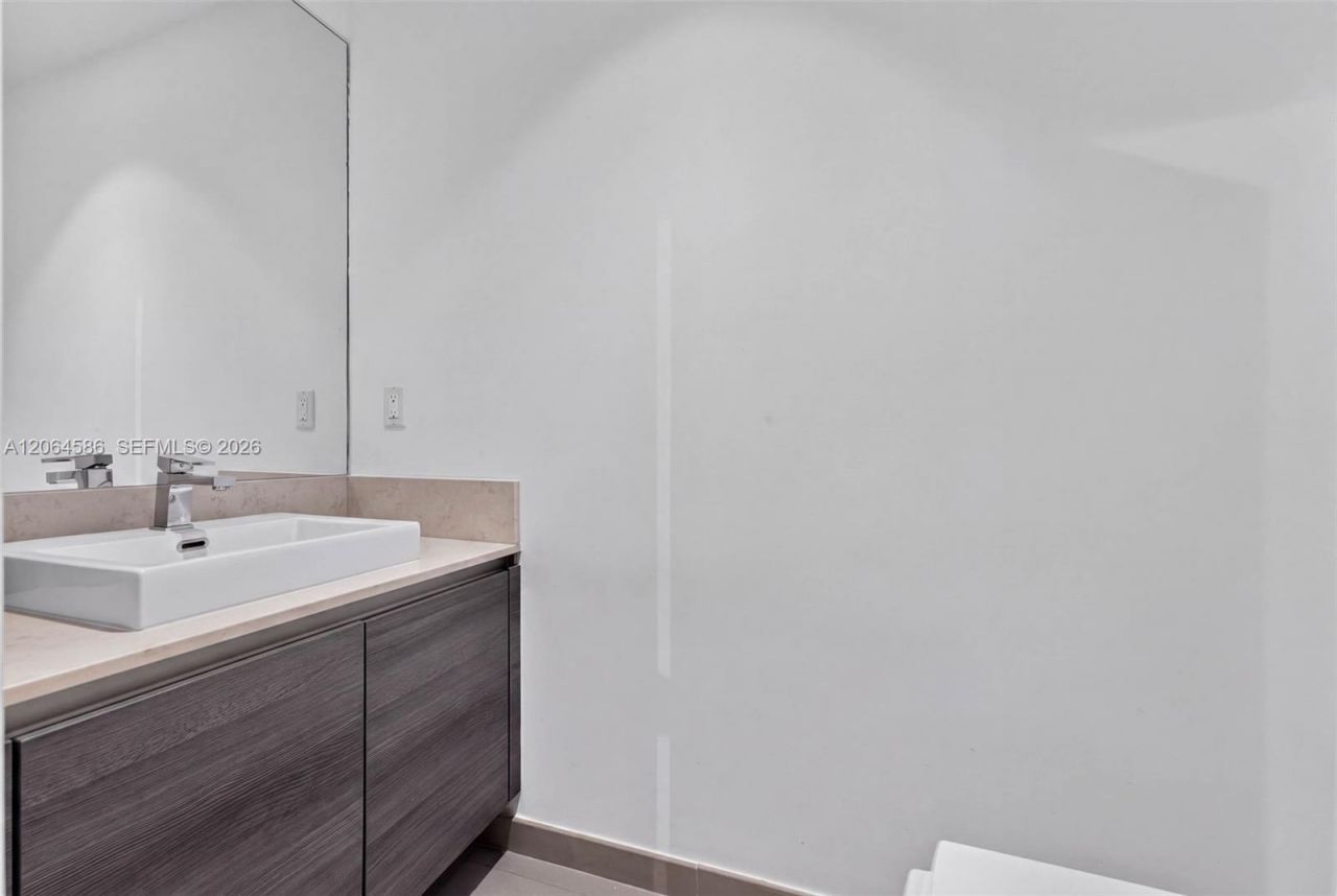 1080 Brickell Ave, Unit 3902, Miami, FL 33131 Photo