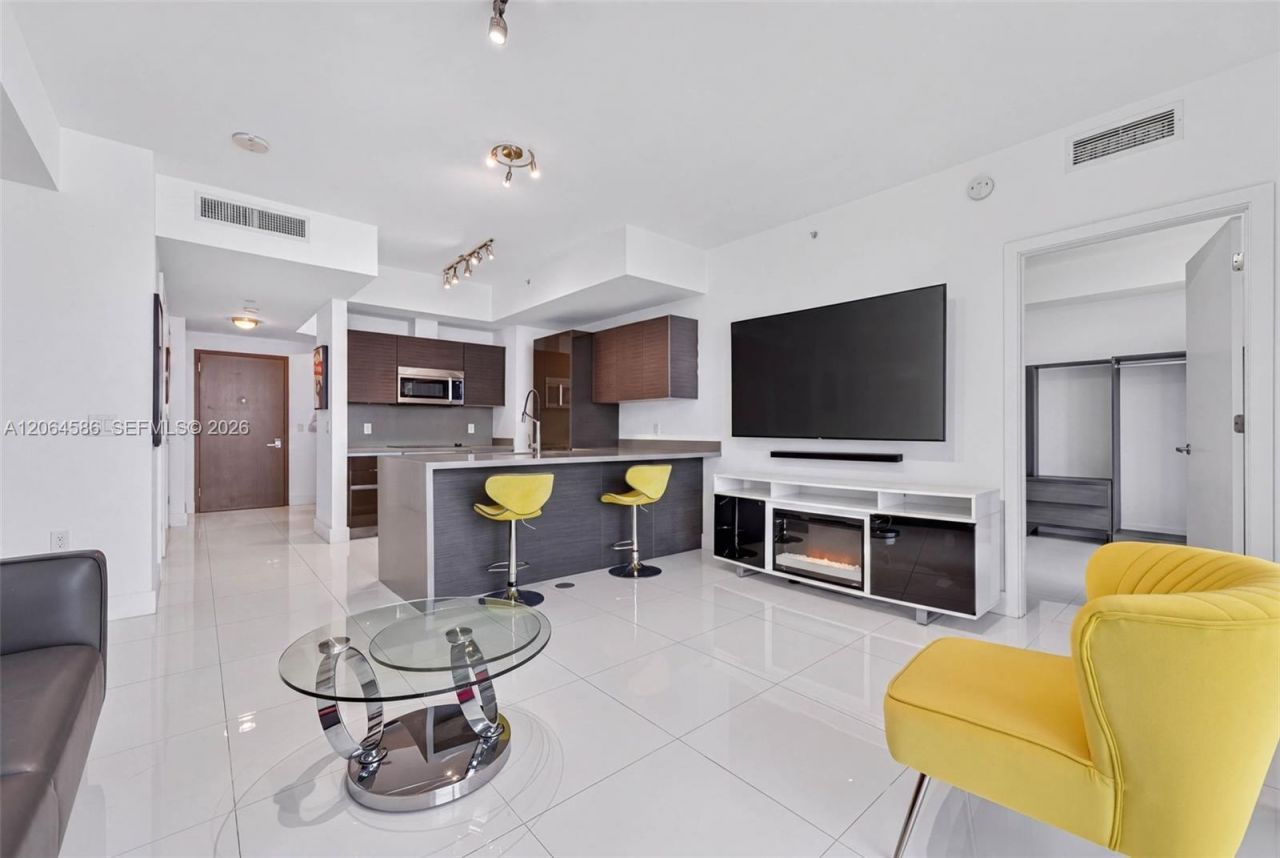 1080 Brickell Ave, Unit 3902, Miami, FL 33131 Photo