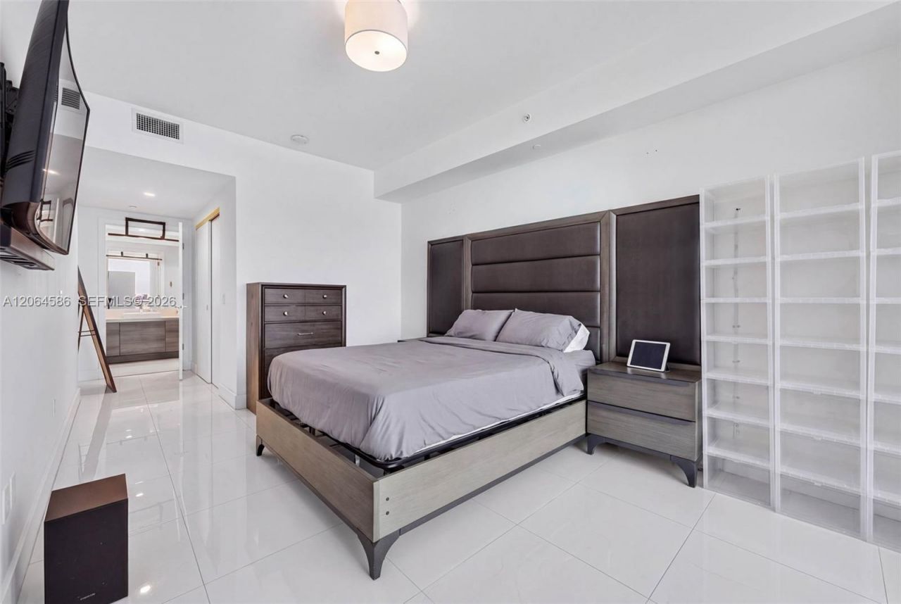 1080 Brickell Ave, Unit 3902, Miami, FL 33131 Photo