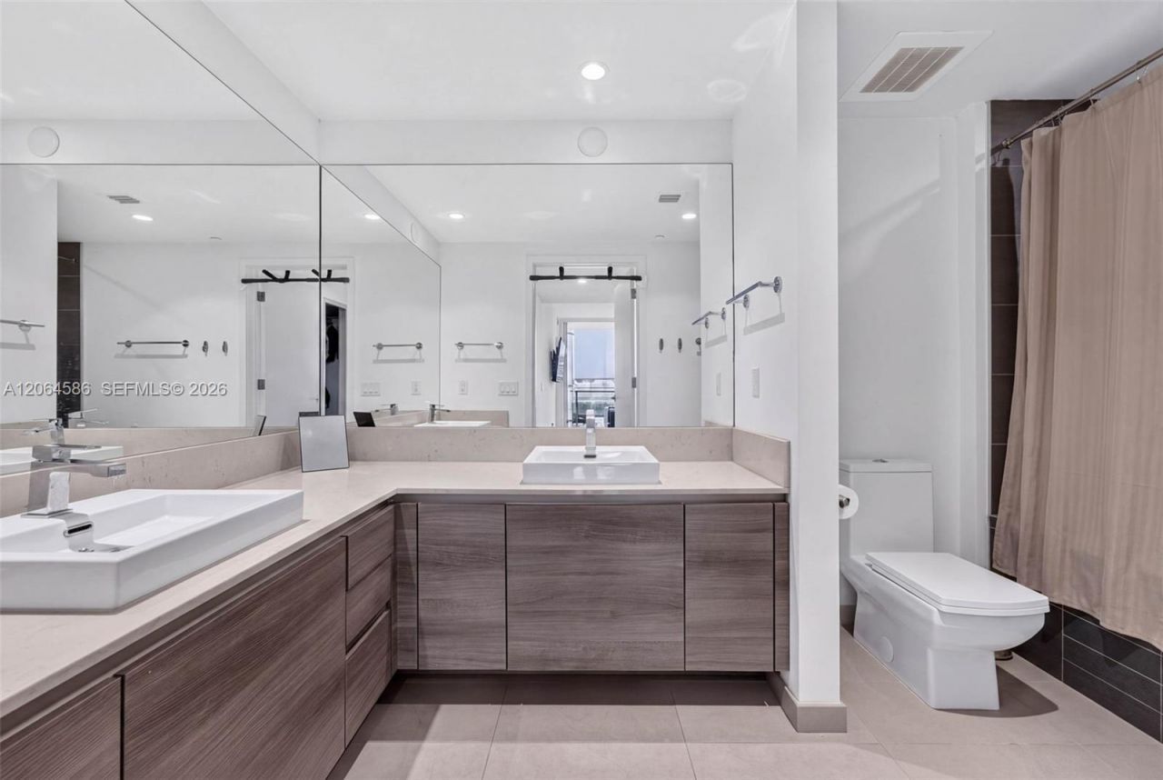 1080 Brickell Ave, Unit 3902, Miami, FL 33131 Photo