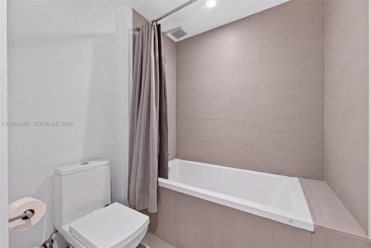 1080 Brickell Ave, Unit 3902, Miami, FL 33131 Photo