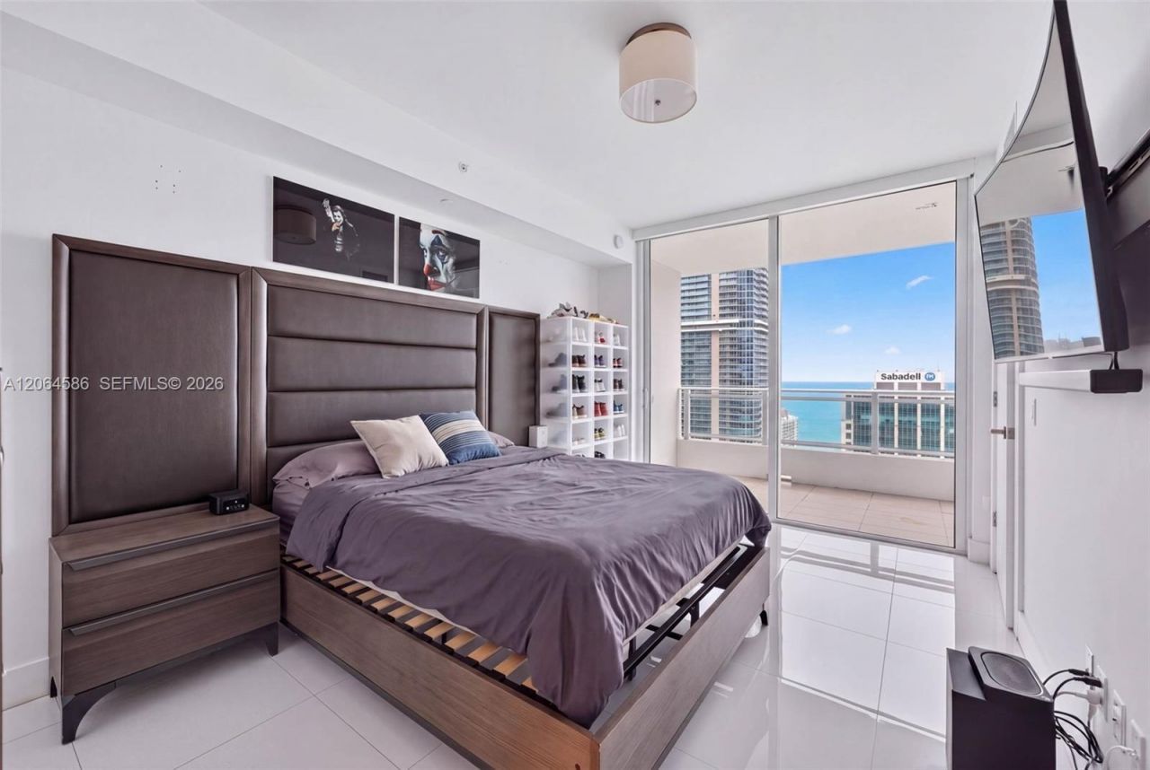 1080 Brickell Ave, Unit 3902, Miami, FL 33131 Photo