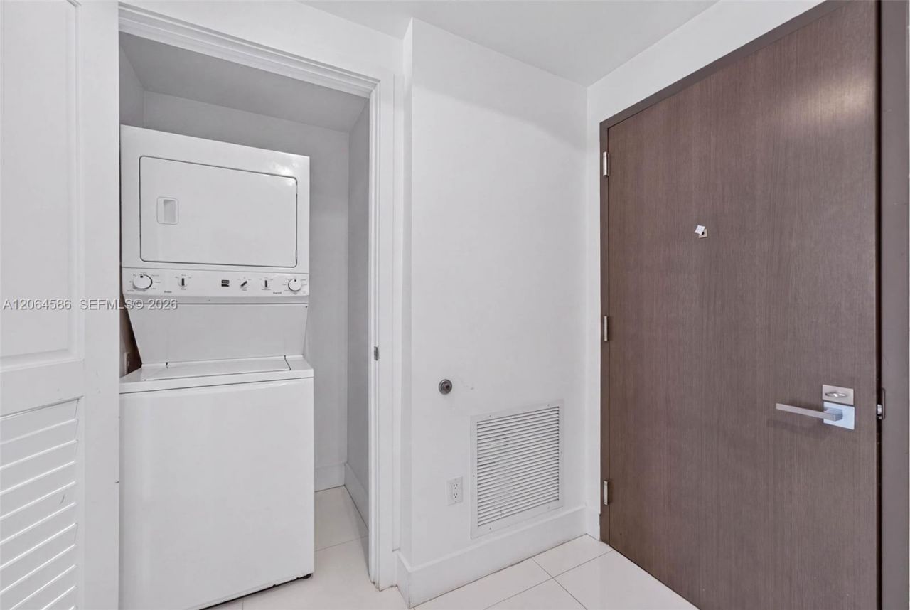 1080 Brickell Ave, Unit 3902, Miami, FL 33131 Photo